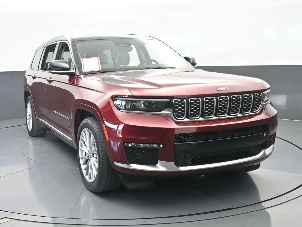 Used 2023 Velvet Red Pearlcoat Jeep Summit image 8