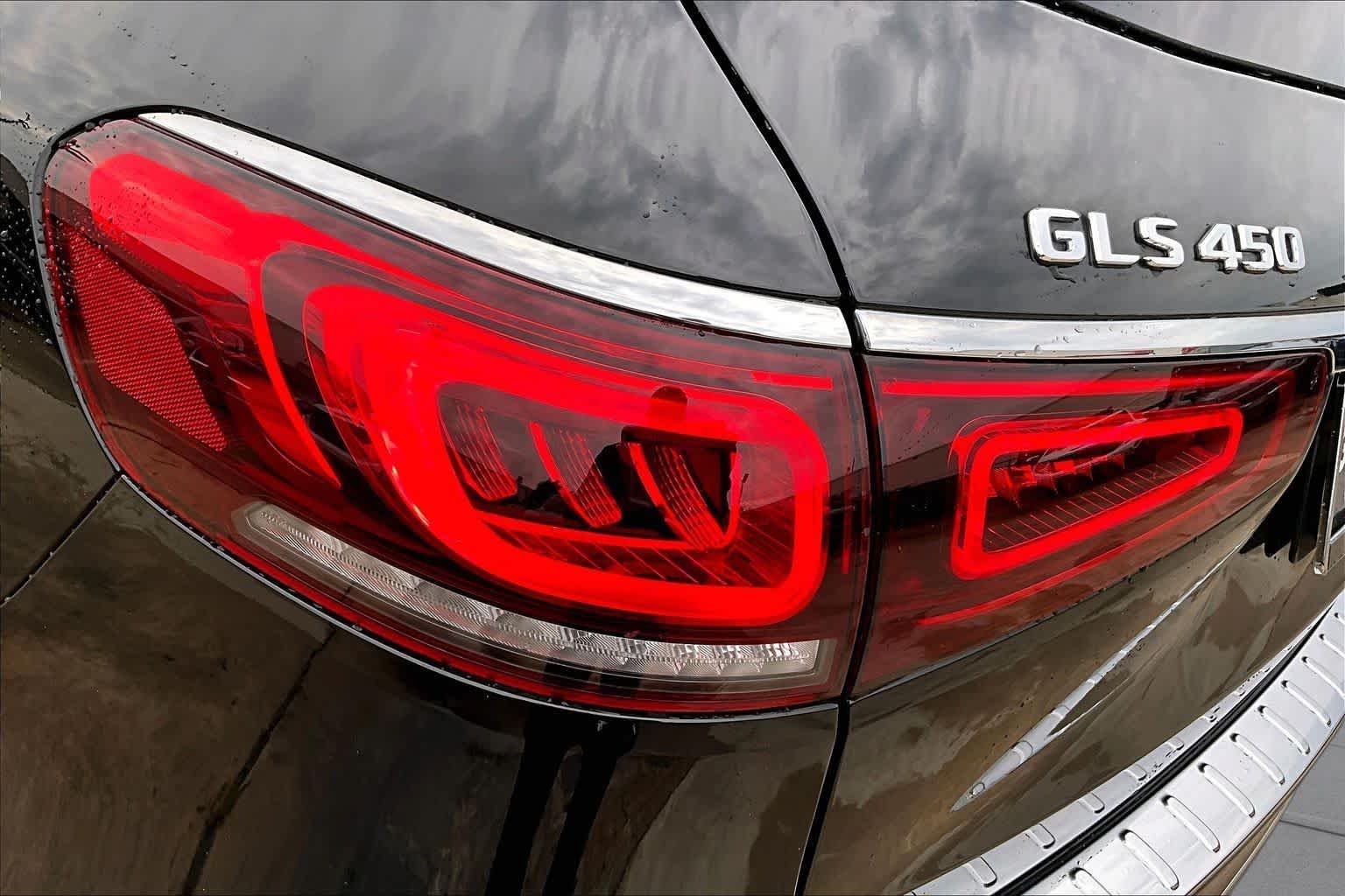 Used 2022 Black Mercedes-Benz GLS 450 image 29