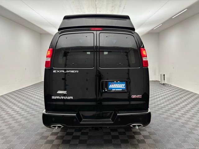 Used 2025 Onyx Black GMC Explorer Limited SE image 9