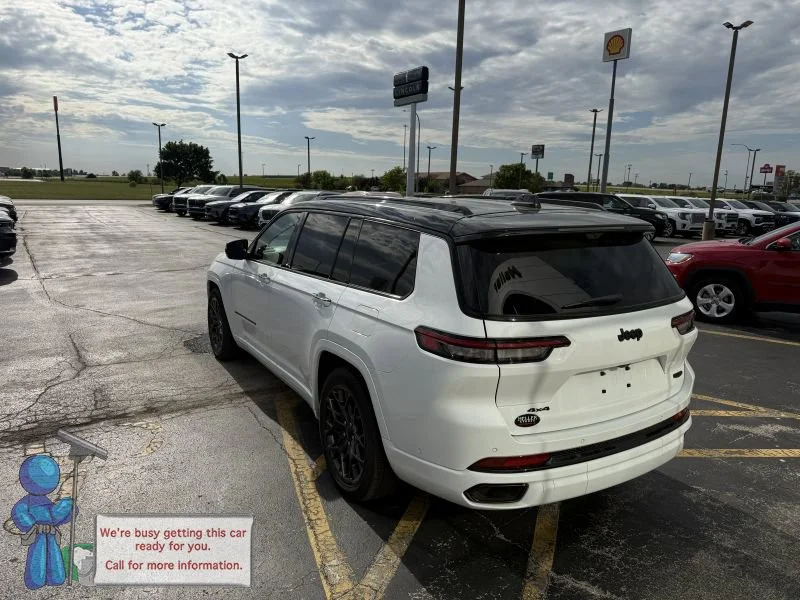 Used 2023 Bright White Clearcoat Jeep Summit image 3
