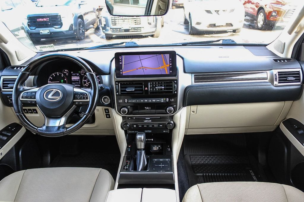 Used 2022 Silver Lexus 460 image 12