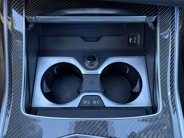Used 2024 White BMW M60i image 25