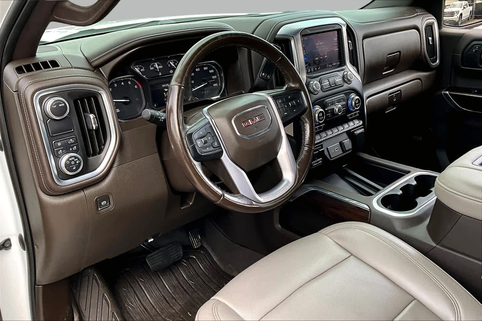 Used 2020 White Frost Tricoat GMC SLT image 18