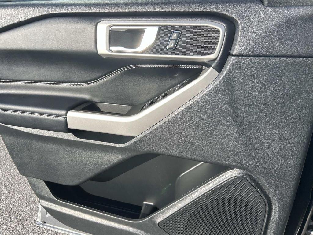 Certified Used 2022 Gray Metallic Ford XLT image 28