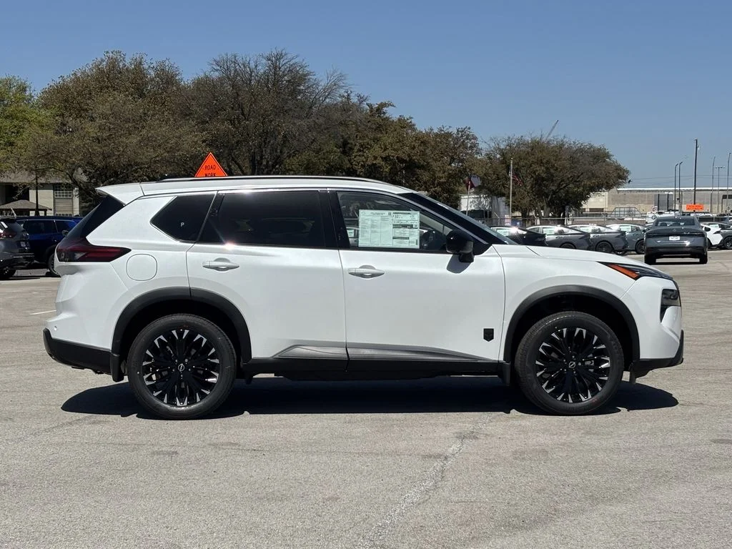 New 2026 Everest White Pearl TriCoat Nissan Dark Armor™ image 2