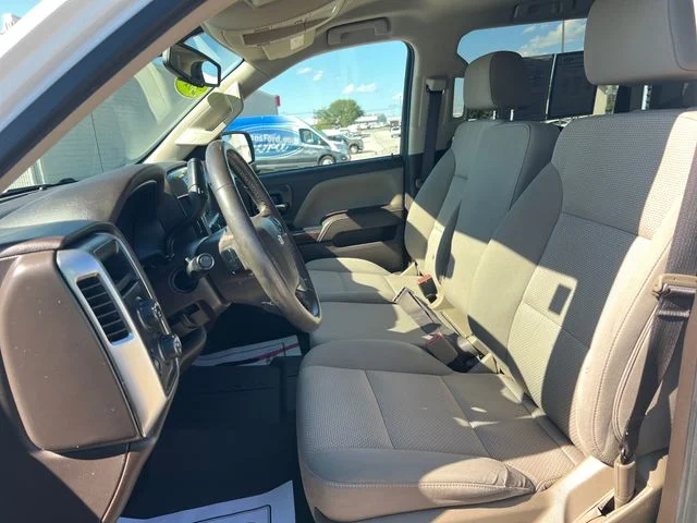 Used 2018 White Chevrolet LT image 30