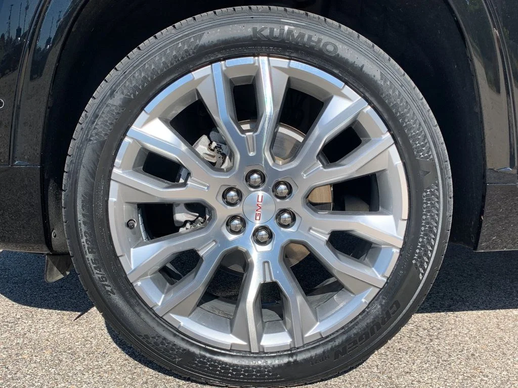 Used 2025 Black GMC Denali image 33