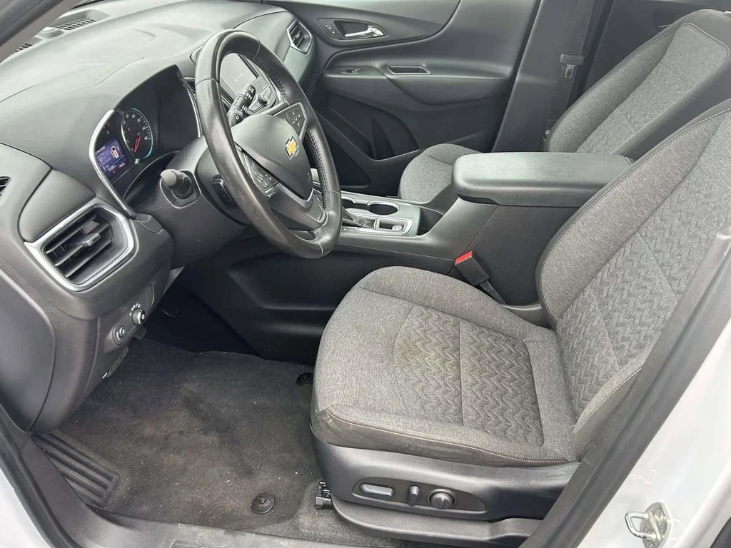 Used 2022 Iridescent Pearl Tricoat Chevrolet LT image 17