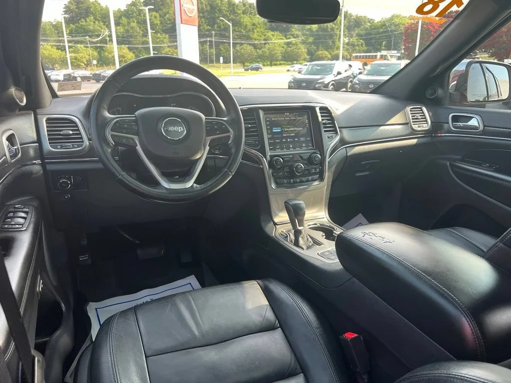 Used 2018 Red Jeep Limited image 18
