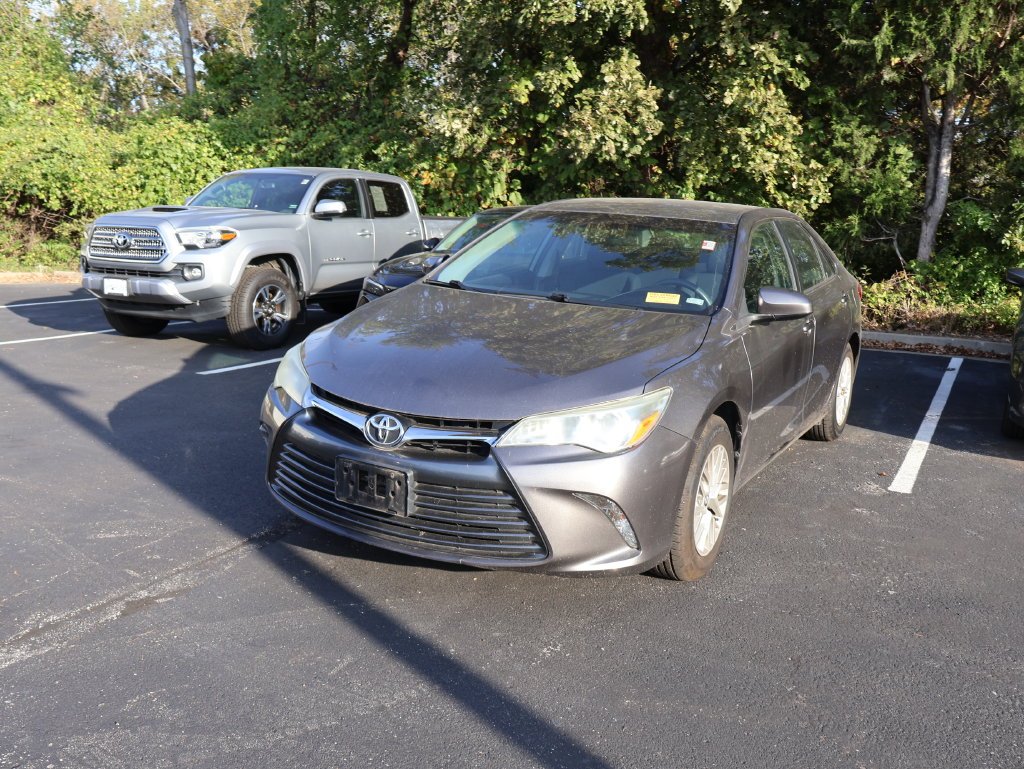 Used 2016 Gray Toyota LE image 3