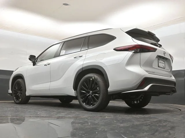 New 2026 Wind Chill Pearl <sup>1</sup> Toyota  XSE image 22