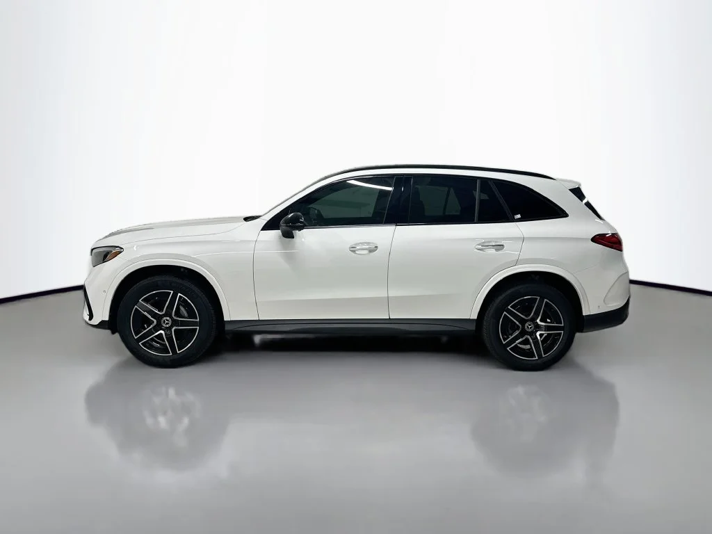 Certified Used 2026 Polar White Mercedes-Benz GLC 300 image 2