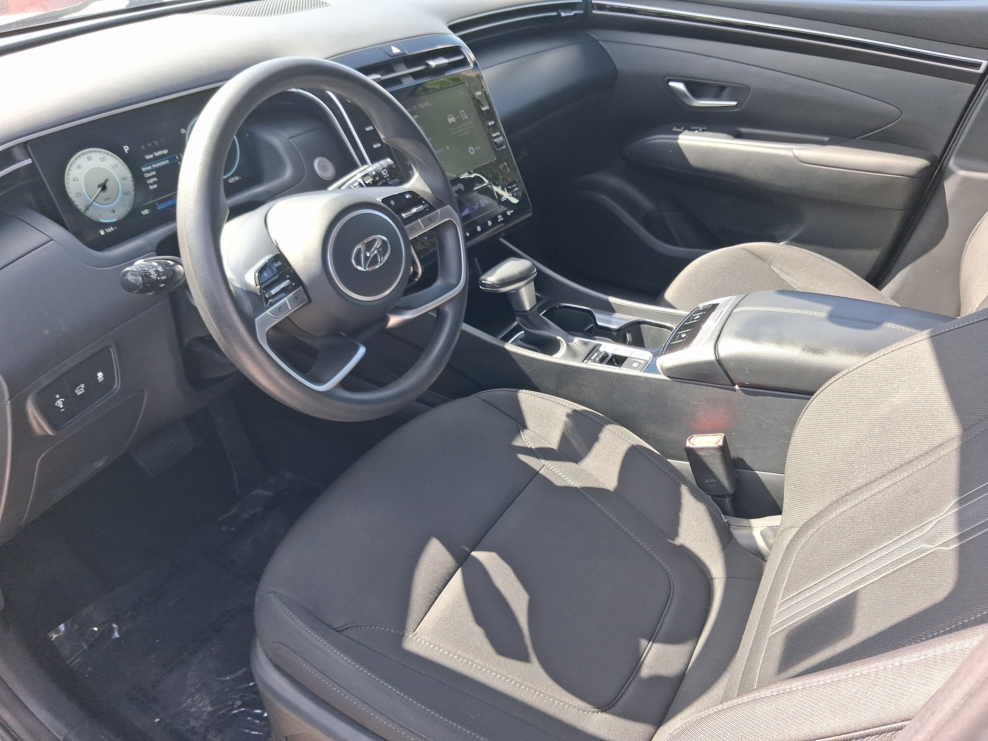 Used 2024 White Hyundai SEL image 11