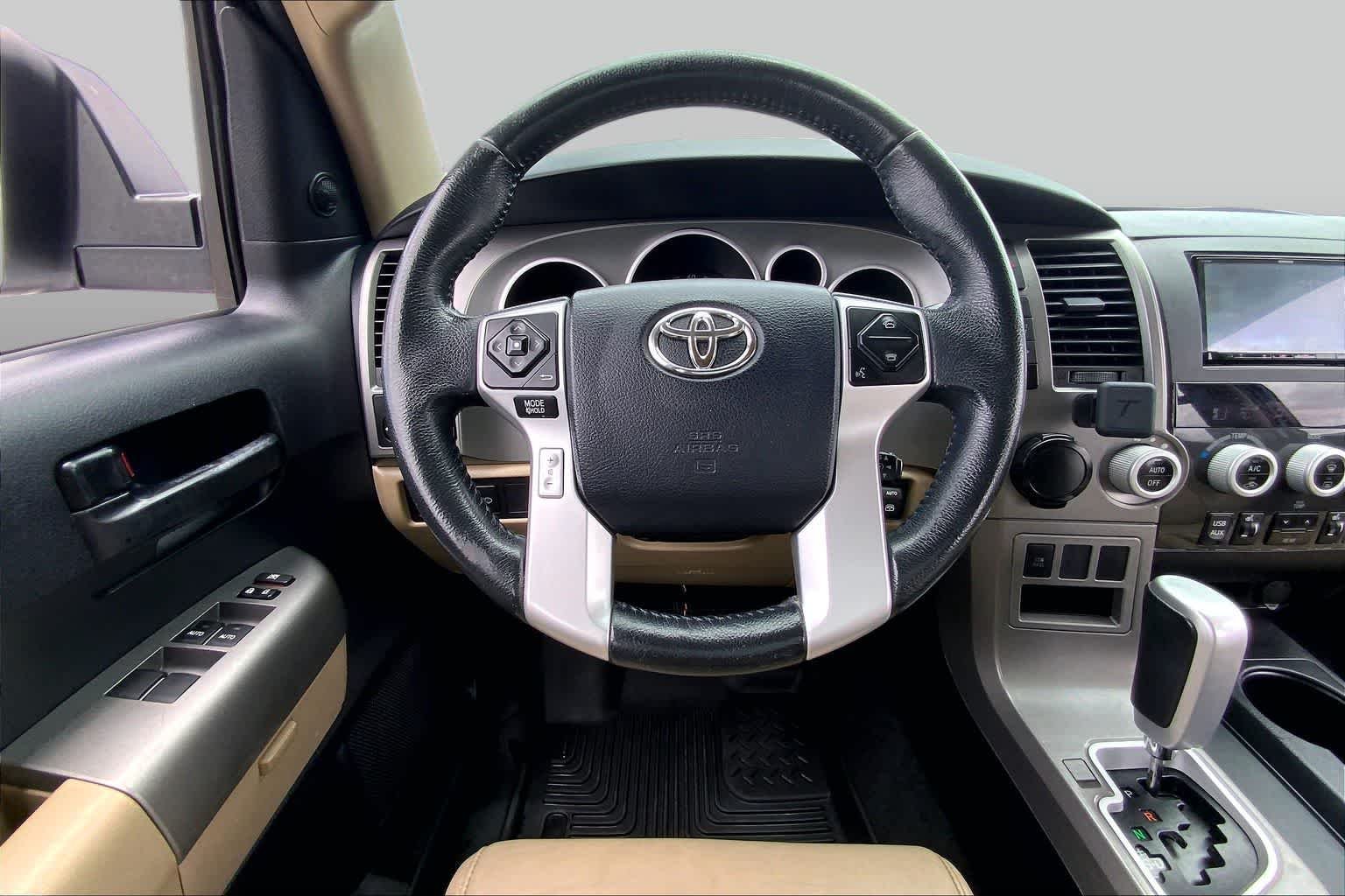 Used 2015 Super White Toyota SR5 image 6