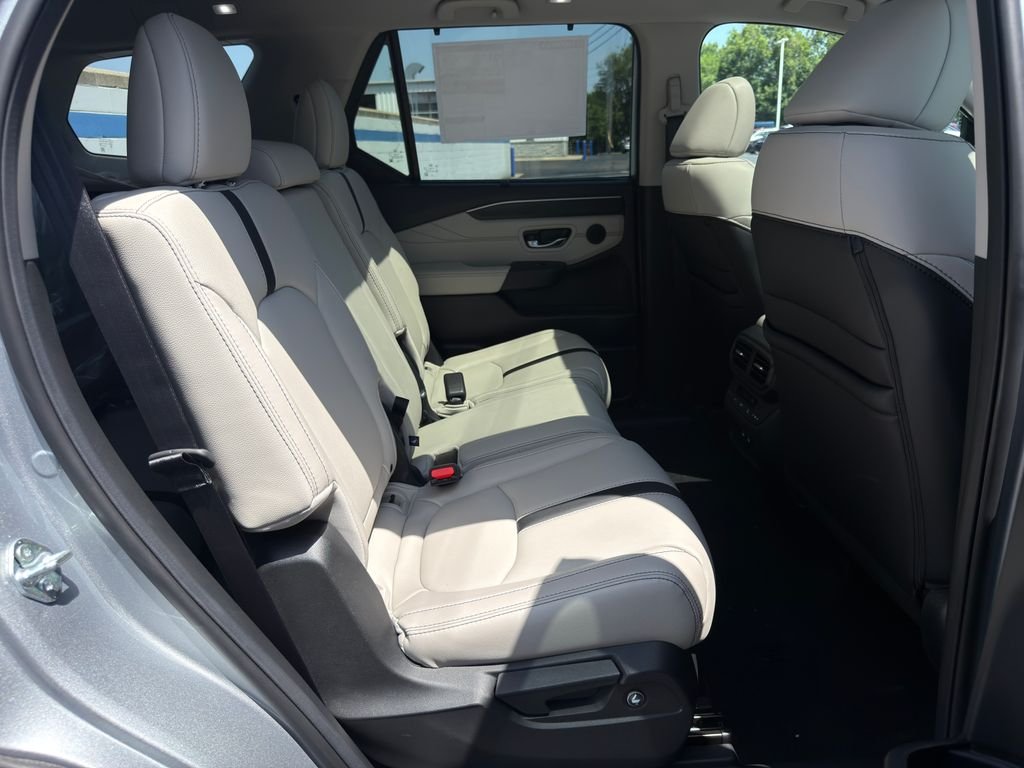 New 2026 Solar Silver Metallic Honda Touring image 24