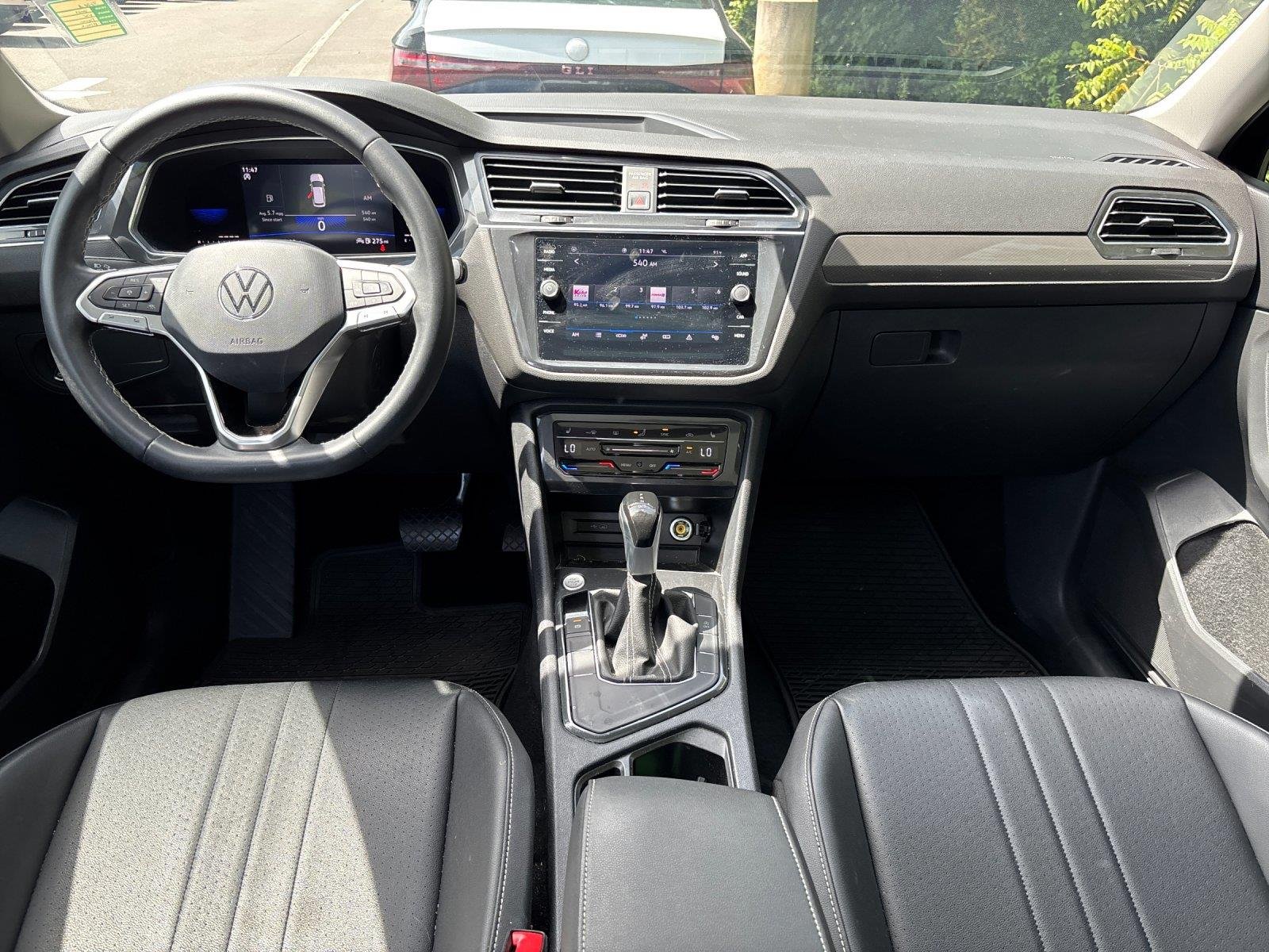 Used 2023 Deep Black Pearl Volkswagen SE image 33