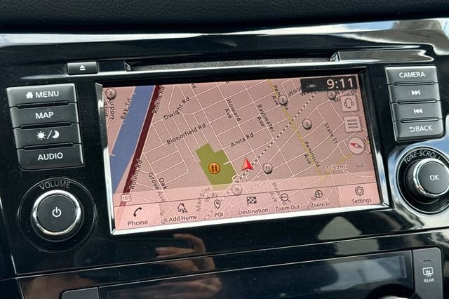 Used 2020 Brilliant Silver Metallic Nissan SL image 24