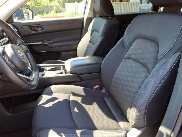 2023 Nissan Pathfinder SV - Photo 10