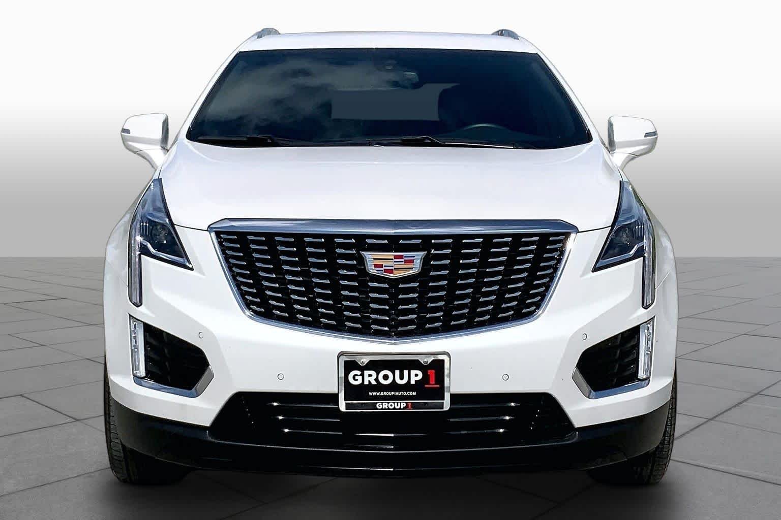 Used 2025 Crystal White Tricoat Cadillac FWD Luxury image 4