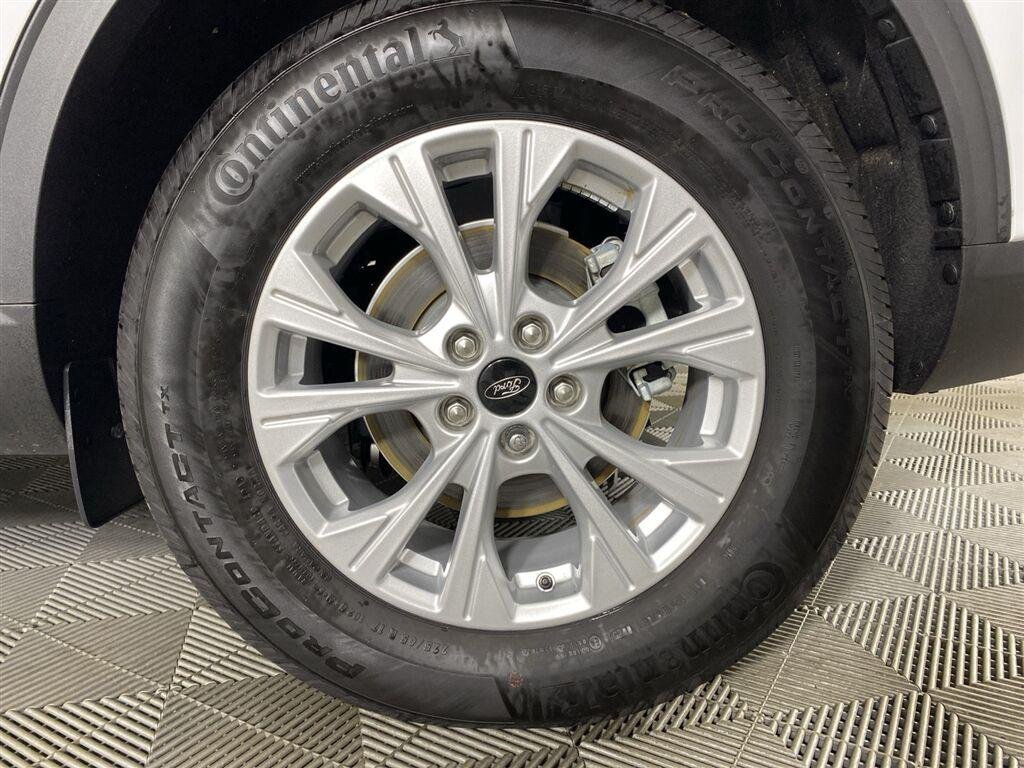Used 2025 Oxford White Ford Active image 12