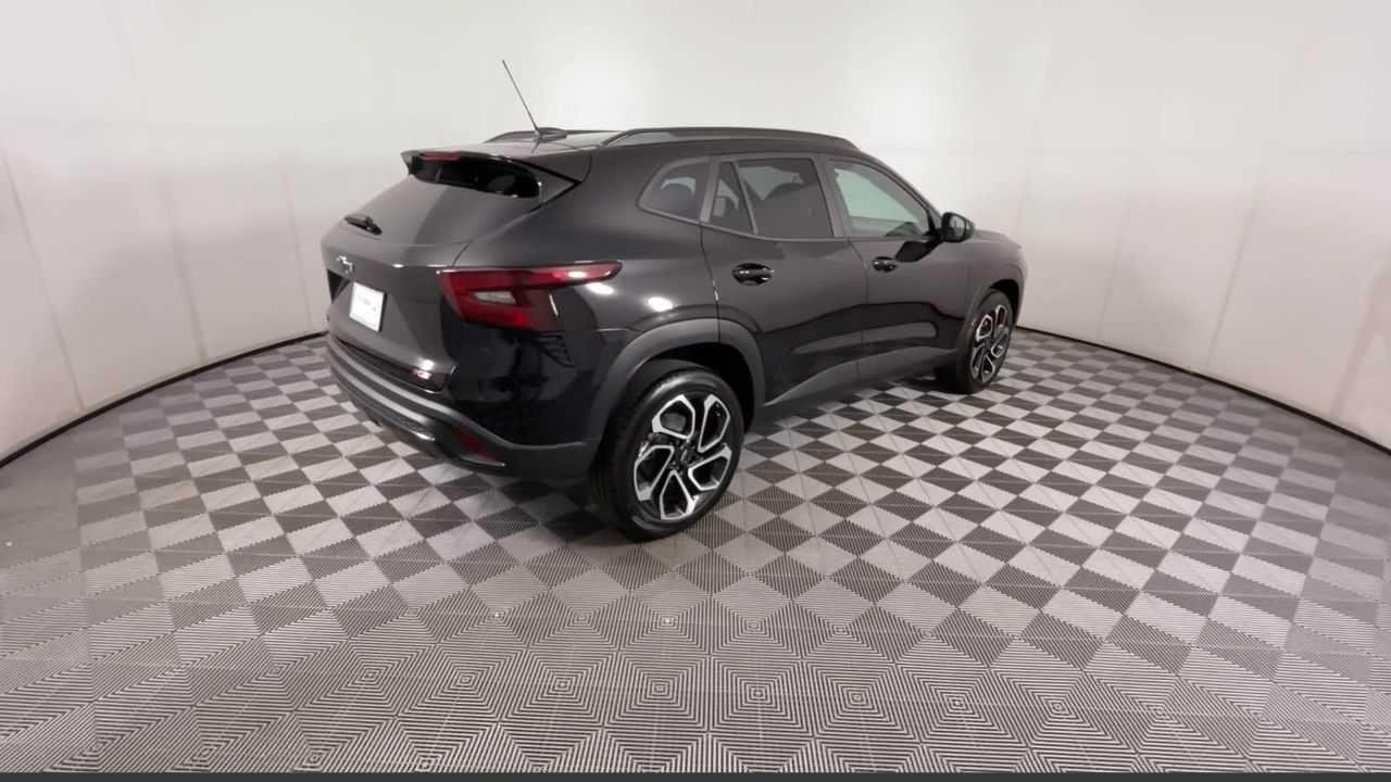 2025 Chevrolet Trax RS - Photo 8