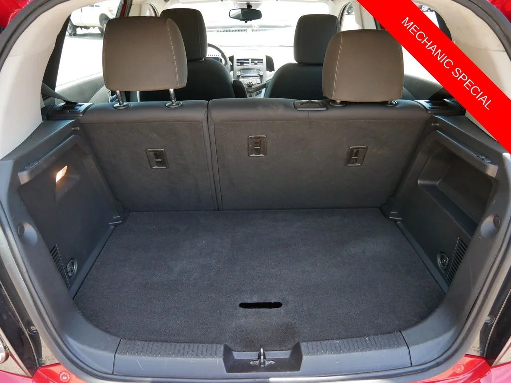 Used 2013 Red Chevrolet LT image 10