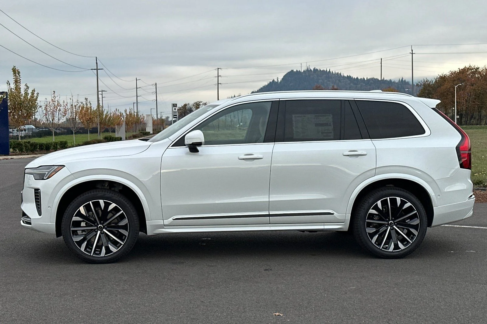 2026 Volvo XC90 Plus - Photo 6