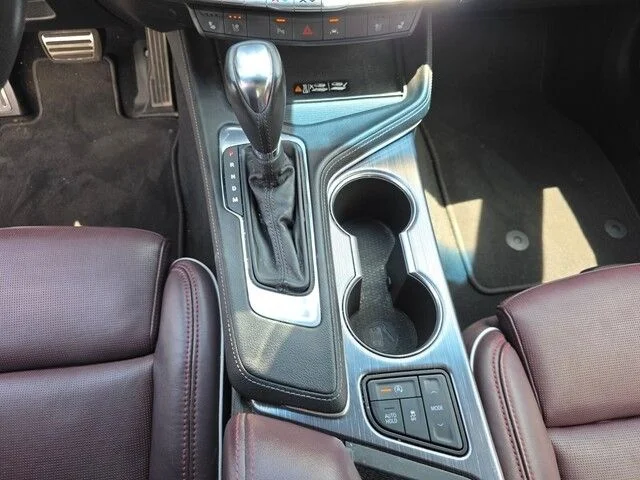 Used 2022 White Cadillac Sport image 24