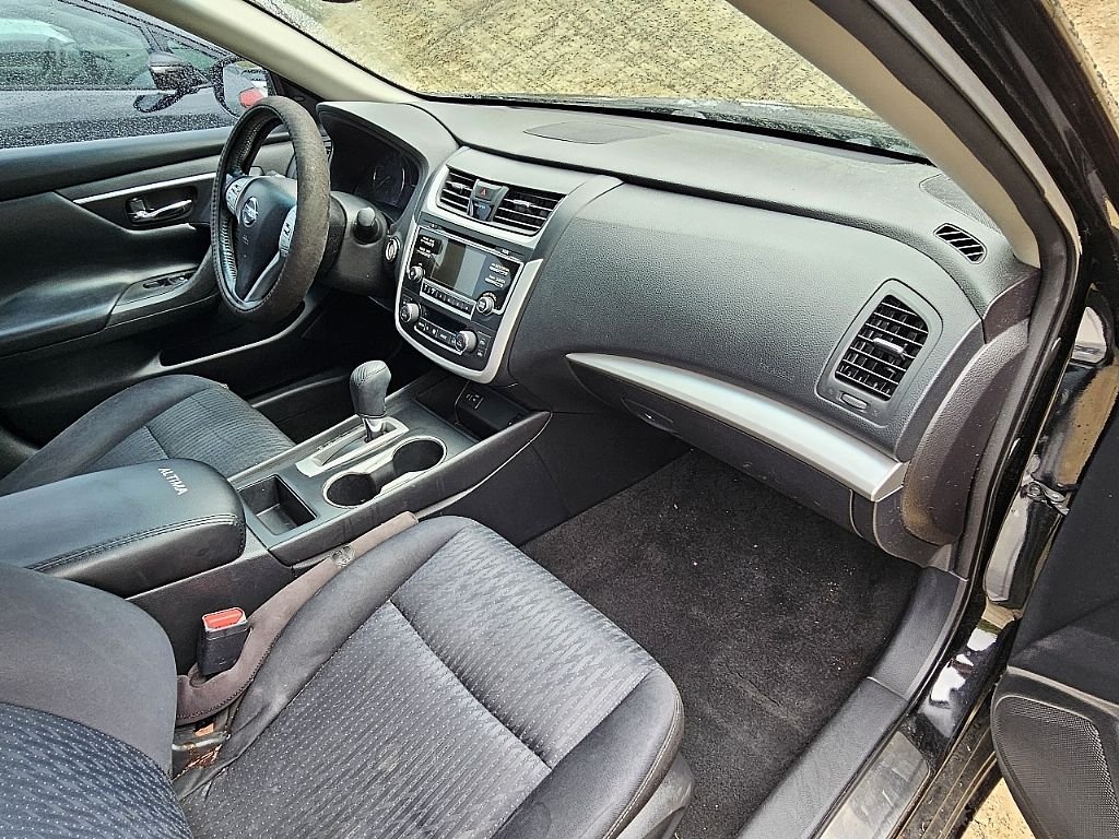 Used 2016 Black Nissan 2.5 SV image 5