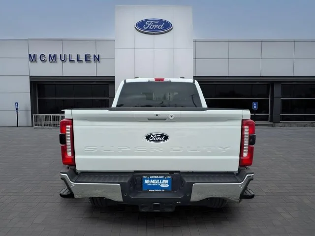 New 2027 Oxford White Ford F-250® XLT image 32