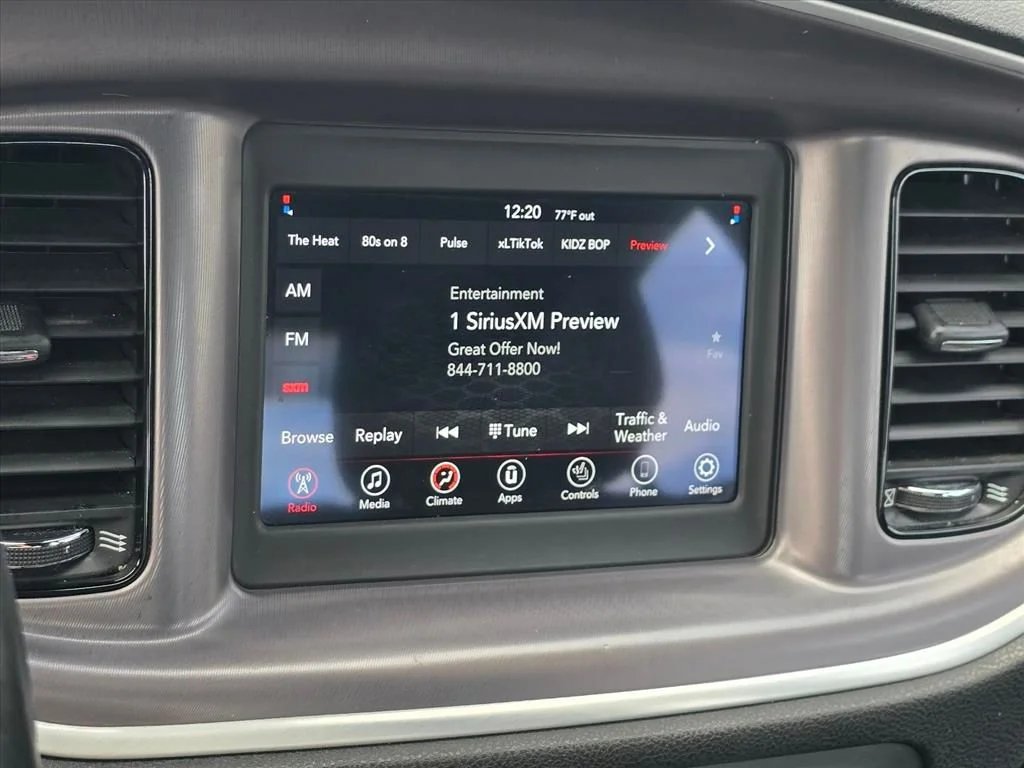 Used 2022 Black Dodge SXT image 4