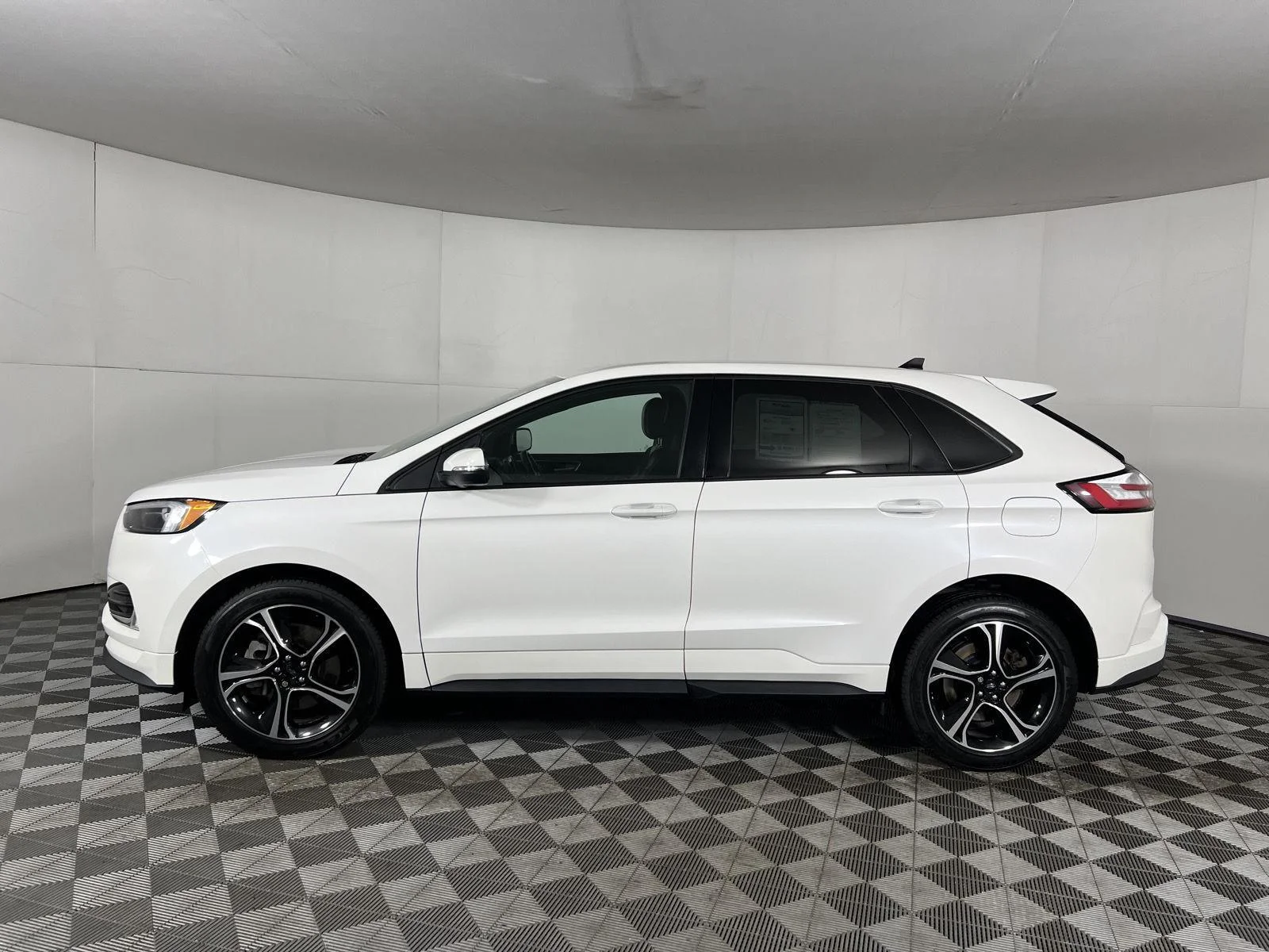 Used 2023 Wh Ford ST image 17