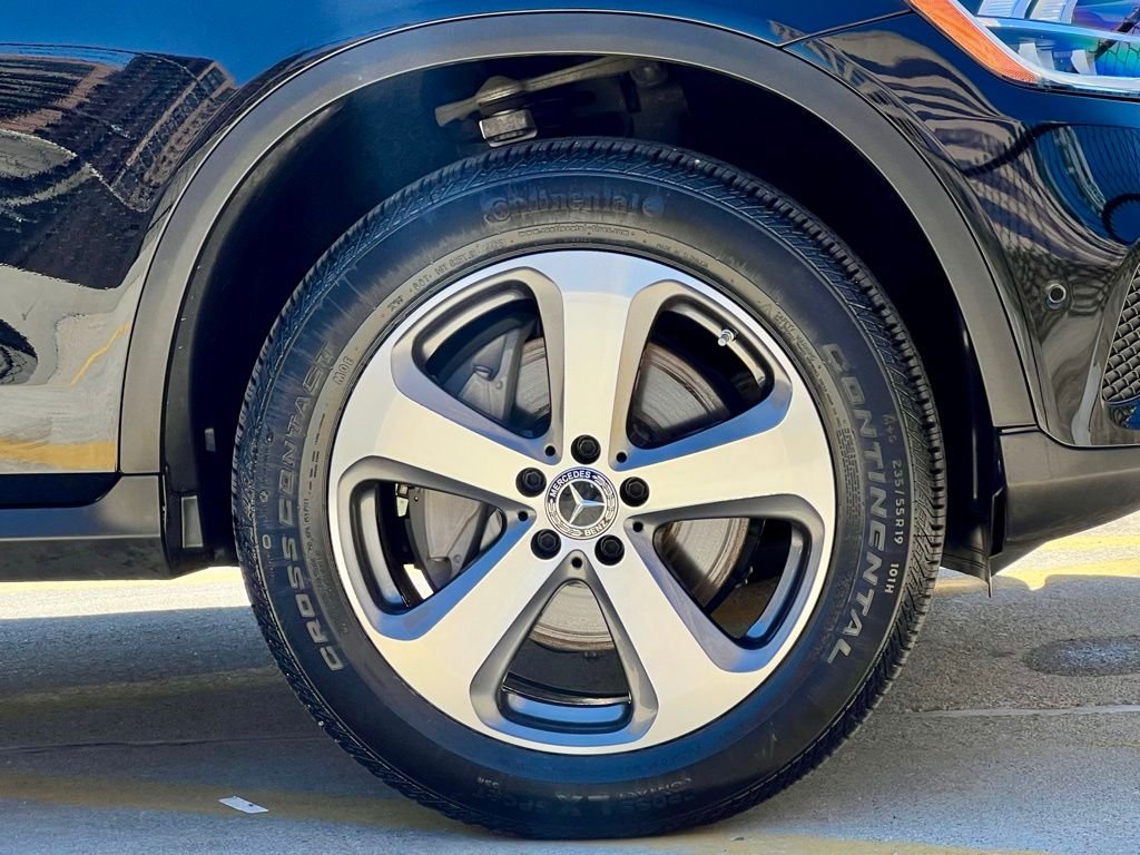 Certified Used 2022 Black Mercedes-Benz GLC 300 image 10