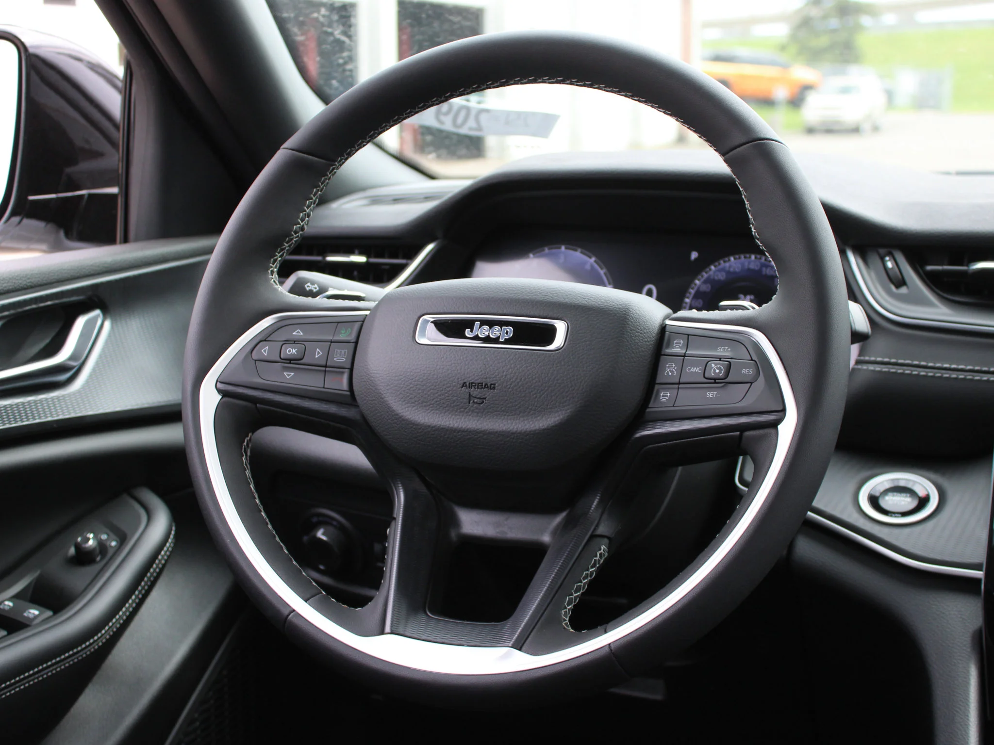 New 2025 White Jeep Altitude* 4x4, Sunroof, Heated Leather, Wireless Charging Pad image 15