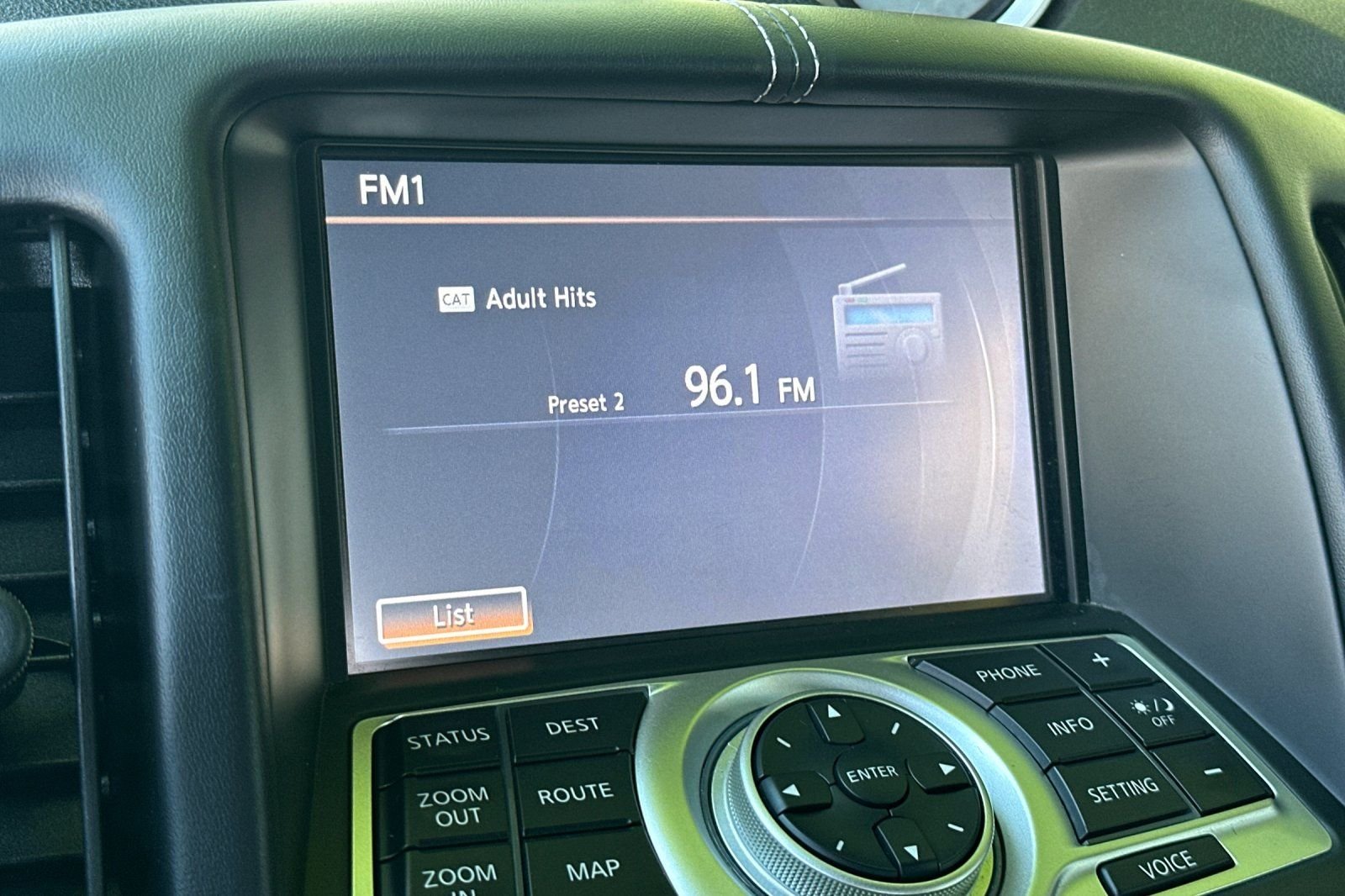 Used 2014 Red Nissan Touring image 17