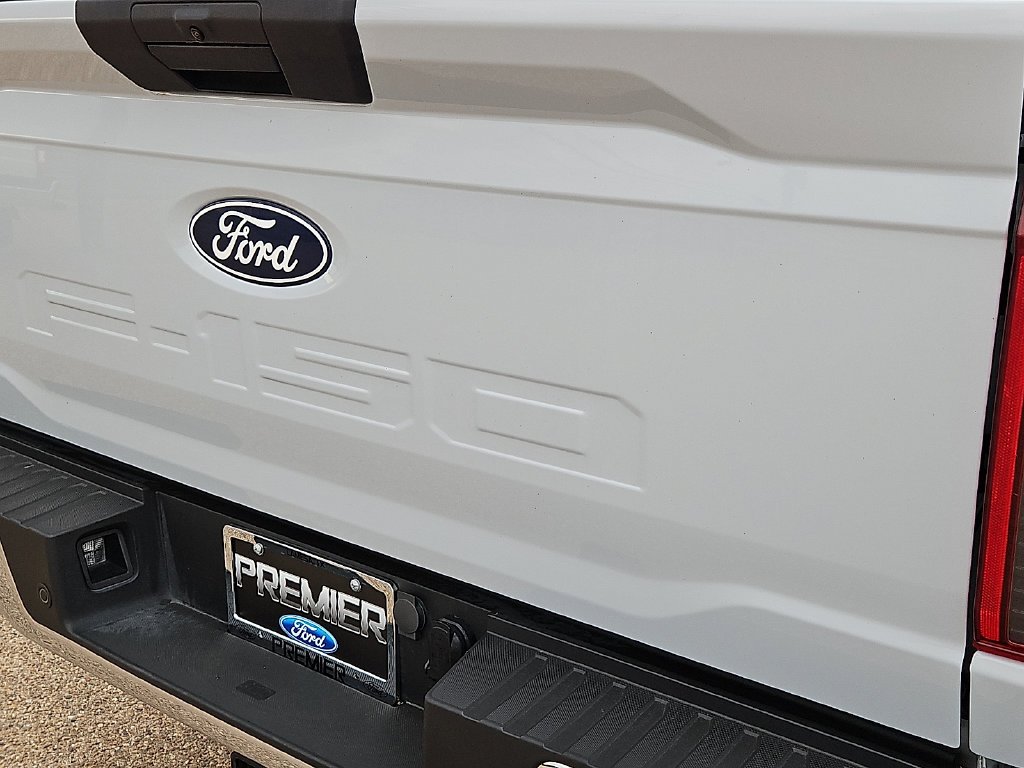 Used 2025 White Metallic Ford XLT image 15