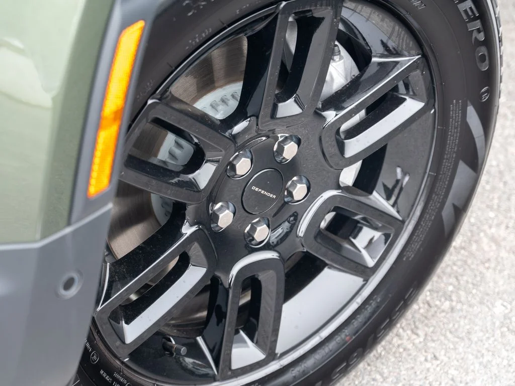 New 2026 Green Land Rover S image 9
