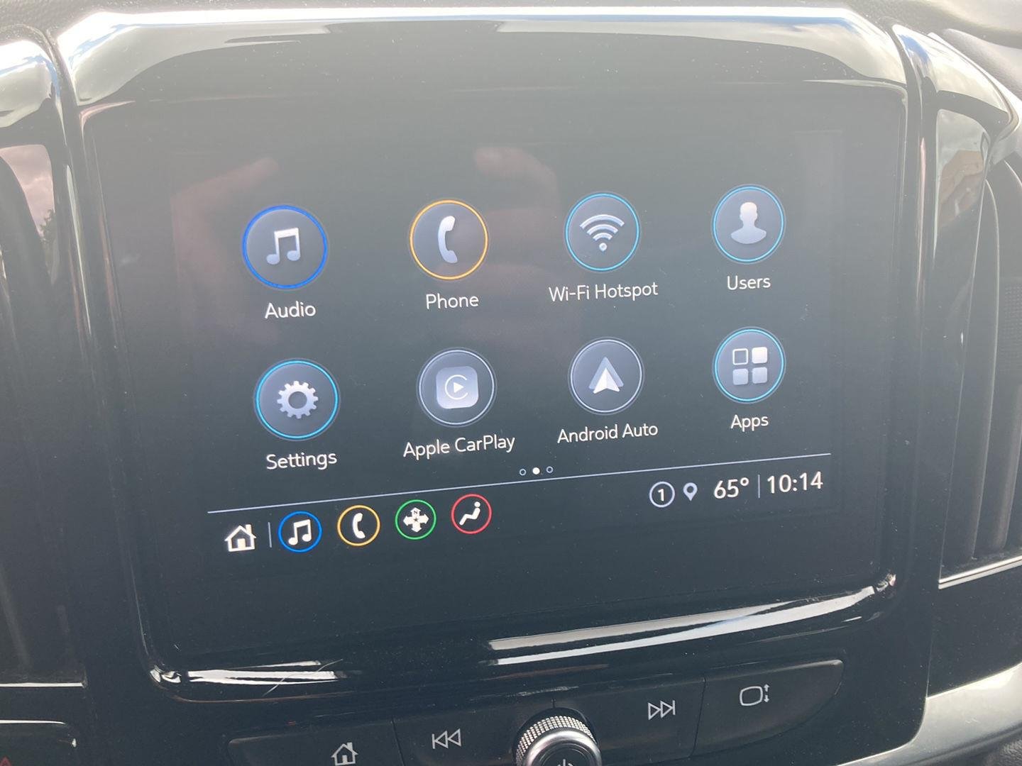 Used 2022 Silver Ice Metallic Chevrolet LT Cloth image 18
