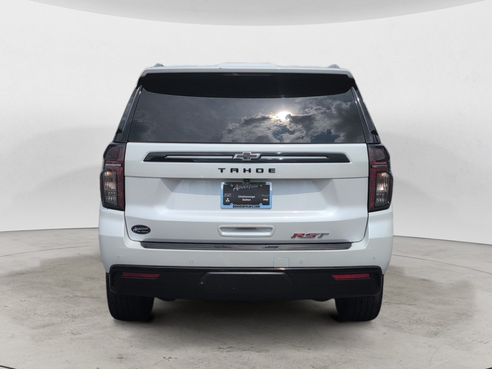 Used 2023 Iridescent Pearl Tricoat Chevrolet RST image 4