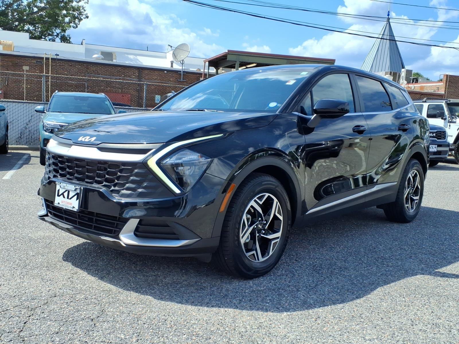 Certified Used 2023 Fusion Black Kia LX image 18