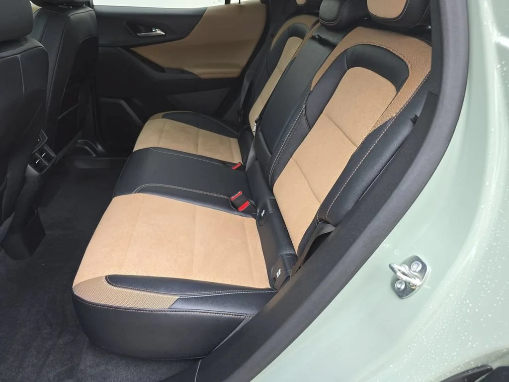 2025 Chevrolet Equinox ACTIV - Photo 26