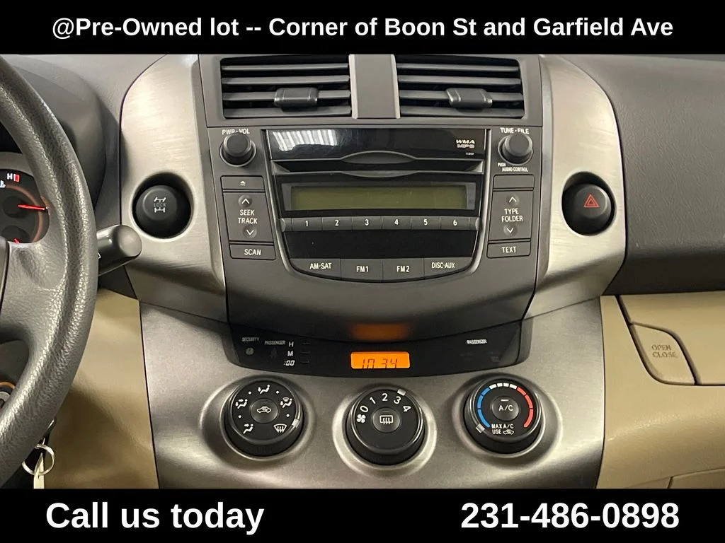 Used 2011 Brown Toyota Base image 19