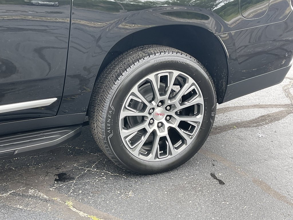 2026 GMC Yukon XL Denali - Photo 13