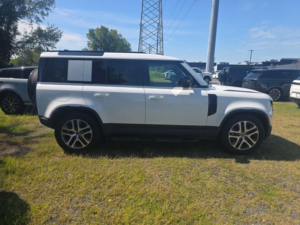 Used 2025 Fuji White Land Rover S image 5