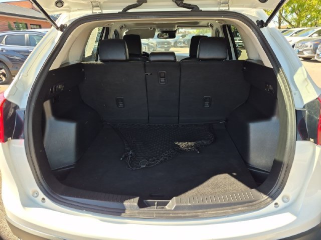Used 2016 White Mazda Grand Touring image 27