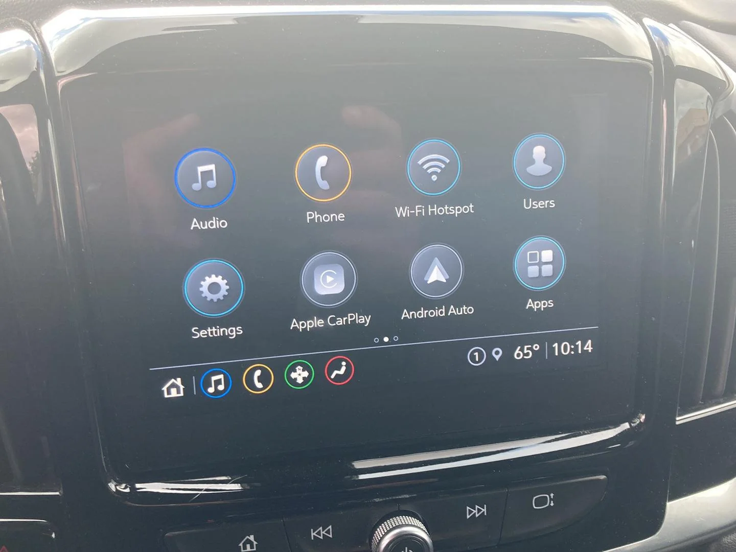 Used 2022 Silver Ice Metallic Chevrolet LT Cloth image 18