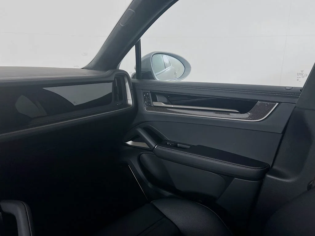 New 2026  Porsche Turbo image 26