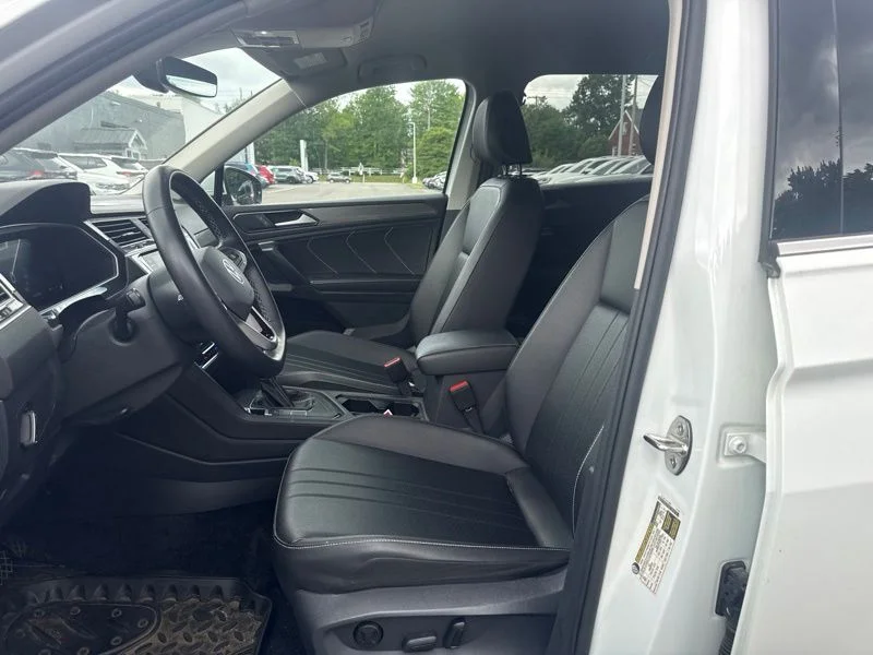 Used 2024  Volkswagen 2.0T SE image 10