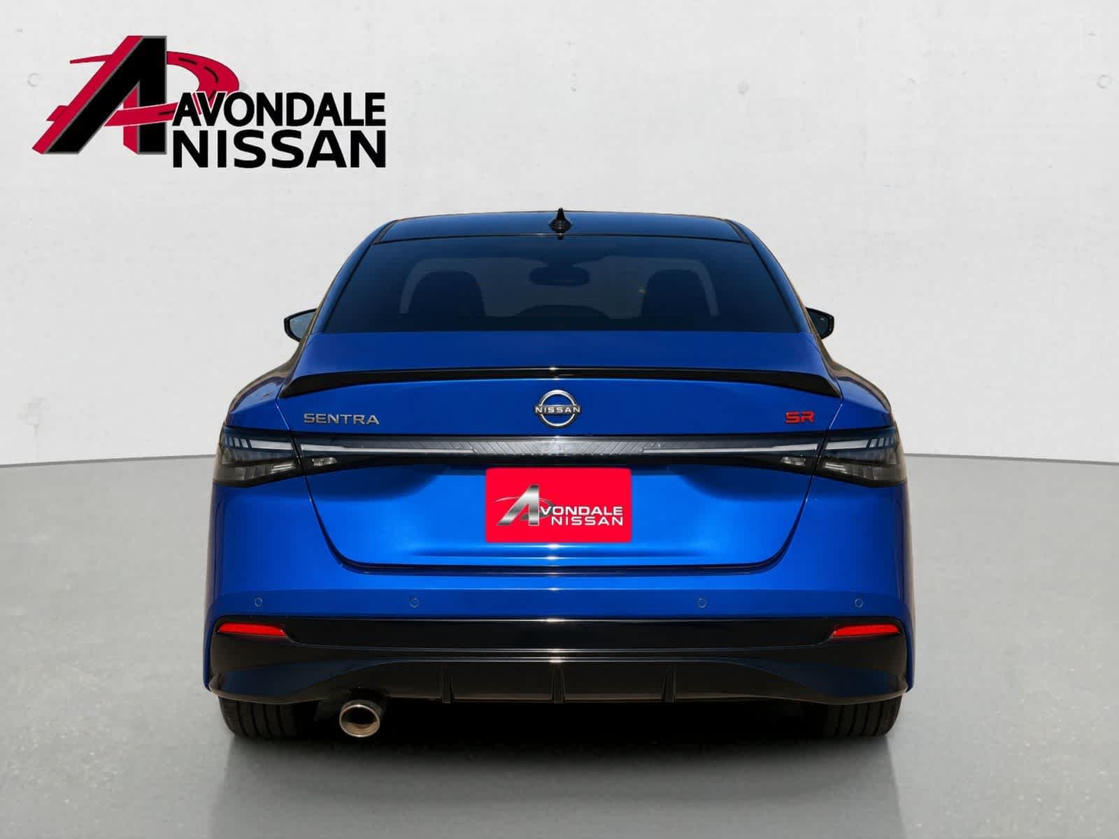 Nueva imagen del Nissan SR 2026 en dos tonos: Bluestone Pearl y Super Black (7)