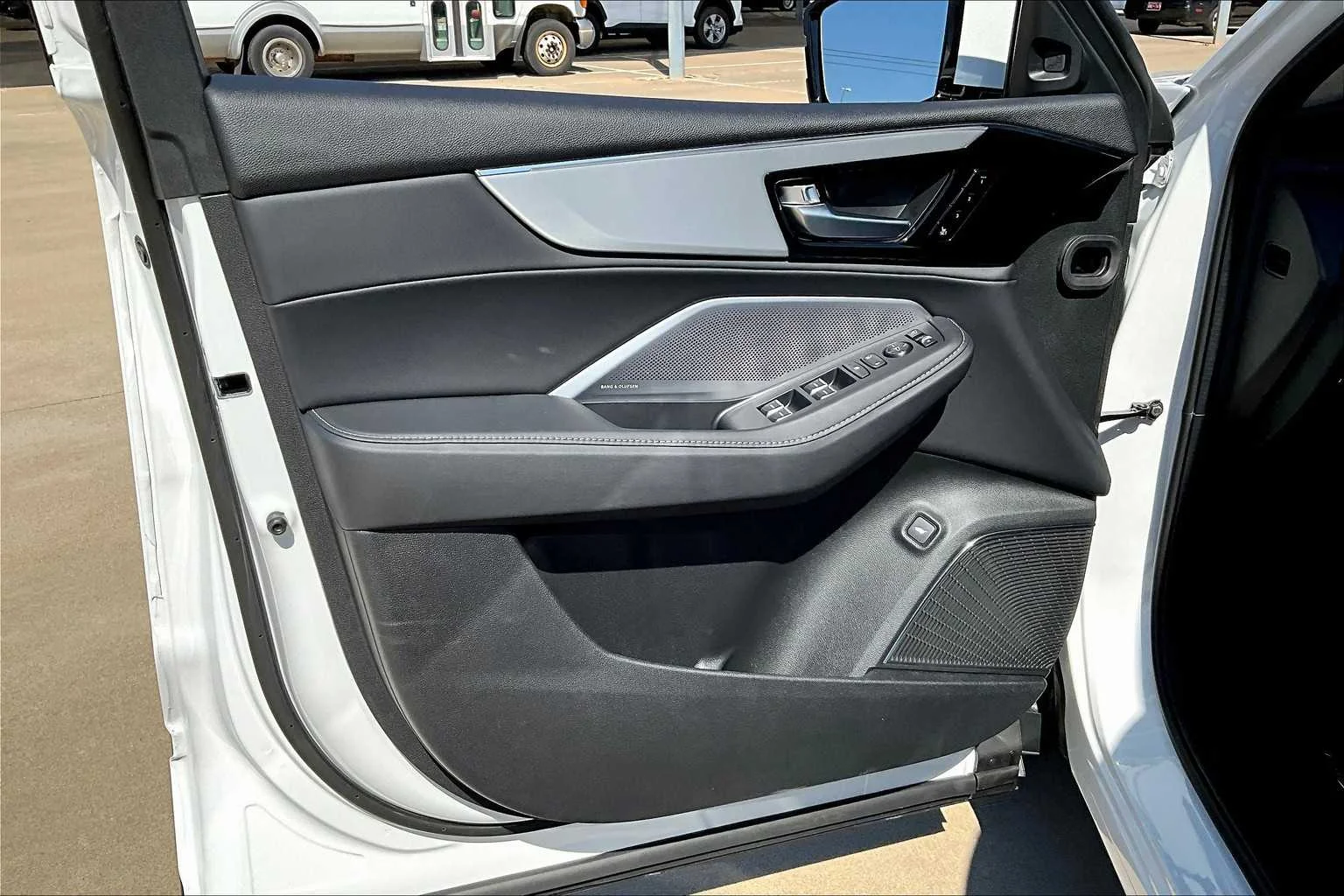 New 2026 Platinum White Pearl Acura w/Technology Package image 10